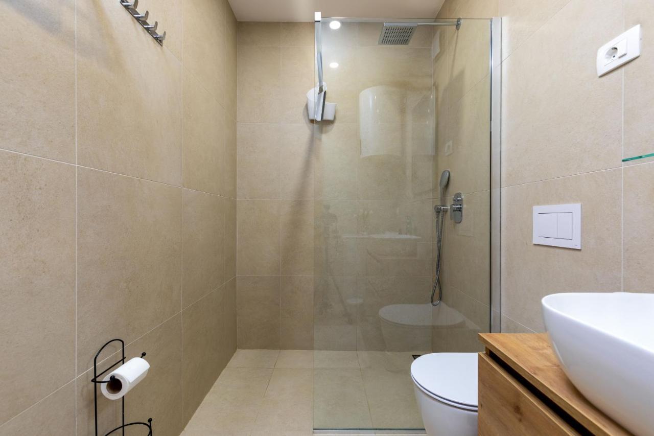 Appartamento Duplex + Garage Rovigno Esterno foto