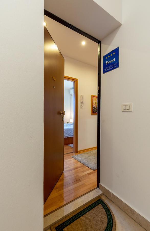 Appartamento Duplex + Garage Rovigno Esterno foto